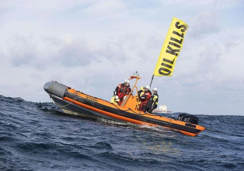 Wybrzeże Omanu. Katastrofa ekologiczna. Wyciek ropy ze statku rosyjskiej „floty cieni”