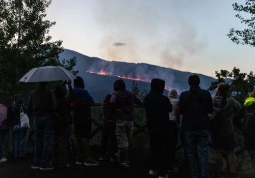 Etna sparaliżowała prace lotniska. Gigantyczne straty włoskiej turystyki
