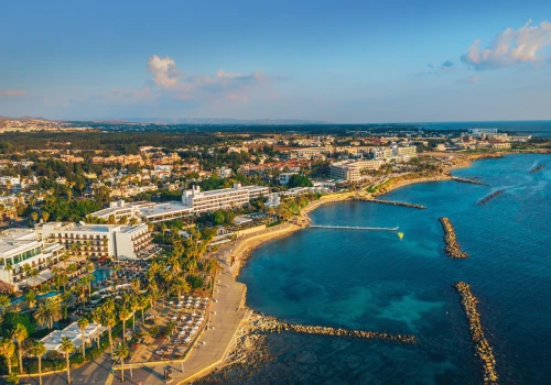Złap oddech od chłodu na słonecznym Cyprze 🇨🇾 Loty do Pafos i 4 noce w apartamencie za 575 PLN 🤩