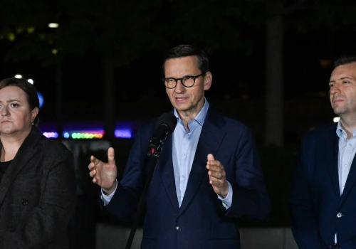 Morawiecki chce służby deportacyjnej. 