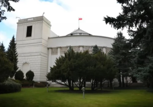 Większość Polaków nie chce kontynuacji rządów obecnej koalicji