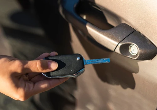 Kluczyk samochodowy i specjalne etui. Do czego służy i dlaczego jest zalecane?