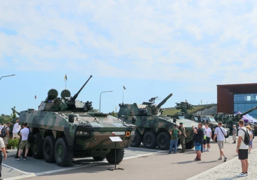 Miliardy na wojsko wciąż czekają na wydanie. Rząd może nie wykonać całego planu