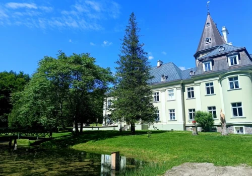 Pałac Bismarcka w Warcinie | Podróżowanie z radiem