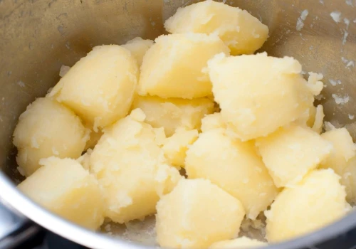 Gnije i fermentuje w jelitach. Lepiej nie łącz tego z ziemniakami. Tłumaczy dietetyk