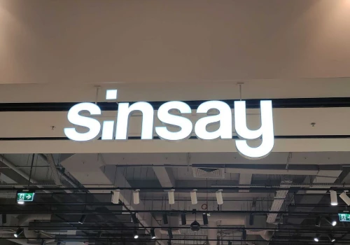 Sinsay wie, jak zrobić jesień już od progu. Ta wycieraczka kosztuje tylko 29,99 zł