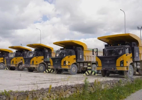 Cementownia Małogoszcz nie ma już pojazdów górniczych na olej napędowy. Tylko elektryki. I stacje ładowania 1,6 MW