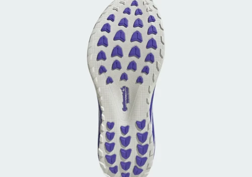 Gruba podeszwa, błoto i mokre liście. Adidas ma buty na sezon, którego biegacze nie lubią