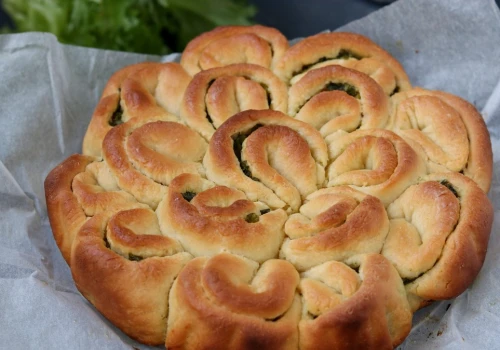 Zamiast bagietki czosnkowej robię ten chlebek. Można go odrywać palcami