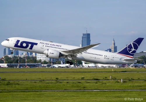 LOT: Rekordowy wzrost w lipcu! Niemal 1,4 mln pasażerów