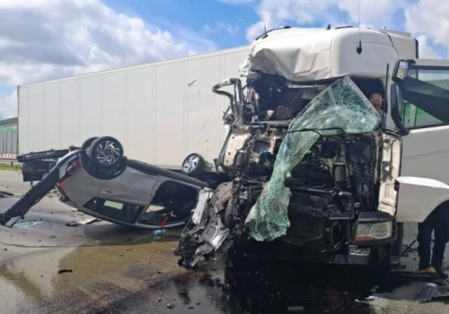 Groźny wypadek na A1 pod Piotrkowem. Autostrada jest całkowicie zablokowana