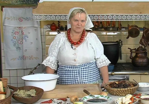 Czernina mogła wywrócić życie do góry nogami. Czarna polewka jednak nadal ma wielu fanów!