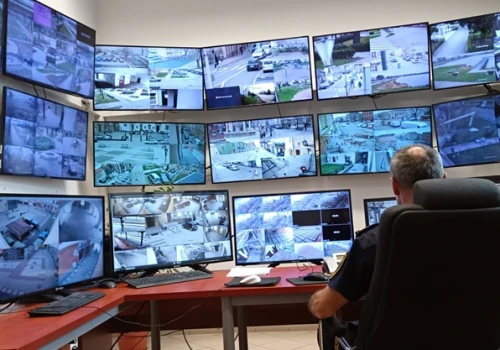 Iluzja bezpieczeństwa na ekranach. Świdnicki monitoring miejski na skraju wydolności