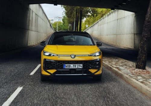 Nowy Volkswagen T-Roc dostał napęd 4x4, Tiguan i Tayron w wersjach 265-konnych potaniały