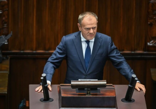 Premier: podniesiemy drugi próg podatkowy do 130 tys. zł