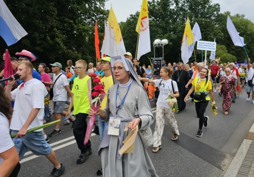 Kalisz: pątnicy kaliskiej pielgrzymki wrócili pieszo od Maryi do Józefa