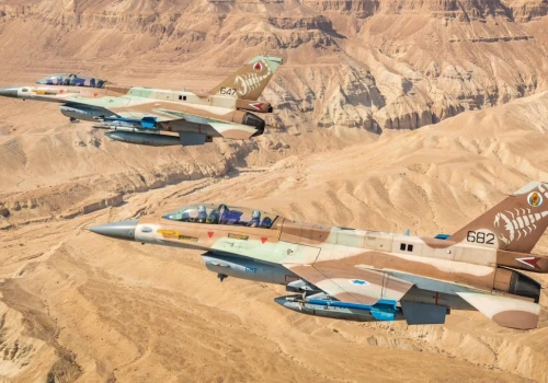 Syria: Izrael zbom­bar­do­wał lotnisko, rząd zajmuje się asadow­skim progra­mem nukle­arnym