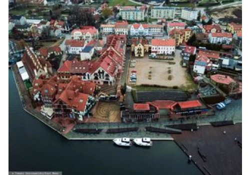 Kampery zalały mazurski kurort. 