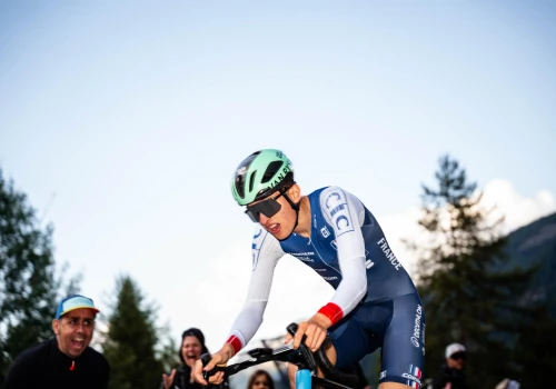 Z wiarą w biało-czerwonych – zapowiedź Tour de l’Avenir 2026