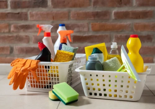 Masz 10 płynów do sprzątania? Ten prosty test pokaże, które naprawdę są ci potrzebne