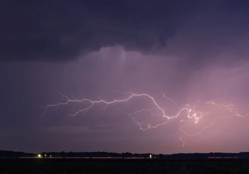 Groźne burze możliwe w Lubelskiem. Superkomórki, silny wiatr i duży grad
