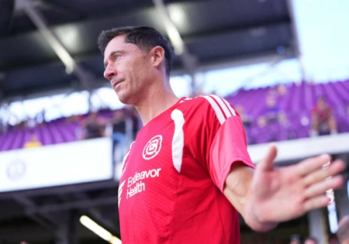 Gol Lewandowskiego tuż przed urodzinami. Mecz miał nietypowy przebieg