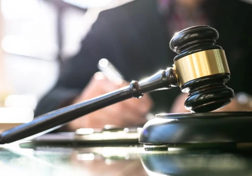 Mafia śmieciowa. 57-latek oskarżony. Grozi mu 15 lat