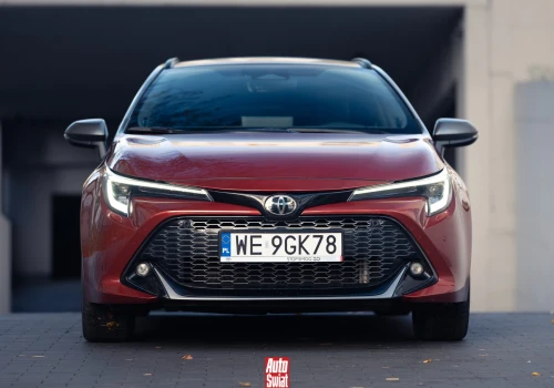 Ulubiona Toyota Polaków to Corolla, a którą Toyotę wybiera reszta świata?