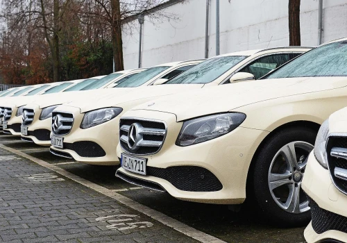 Tak Chińczycy mierzą w Mercedesa, Toyotę i Volkswagena. Koniec słynnych niemieckich taksówek?