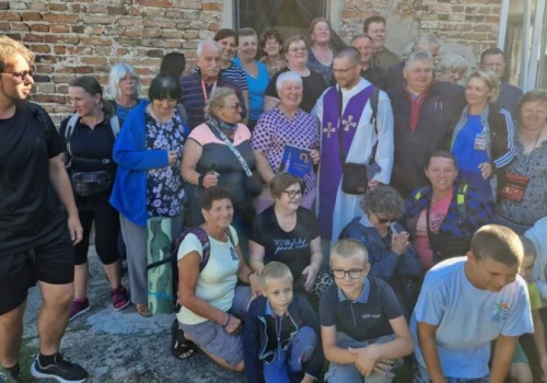 500 jajek, 30 ciast i setki pielgrzymów. „Cud w Kozim Polu” dzieje się co roku