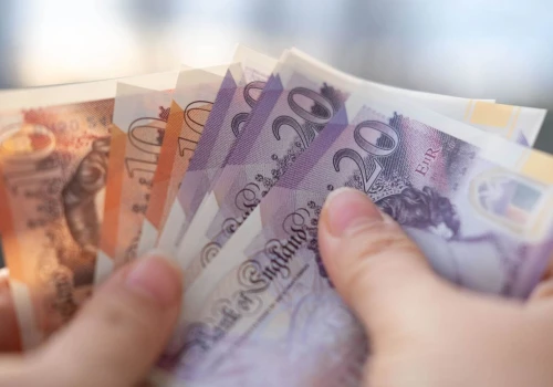 Wcześniejsze wypłaty Universal Credit przez sierpniowy Bank Holiday