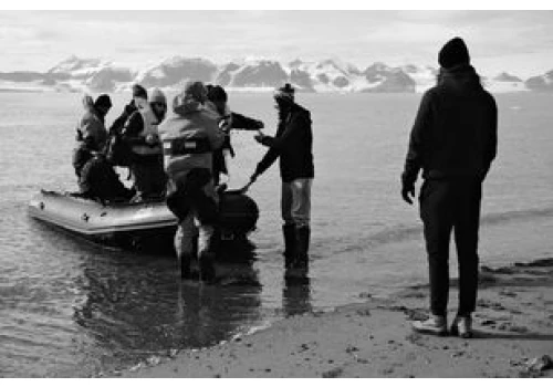 Organek zagrał koncert na Spitsbergen. Niezwykła wyprawa naukowców UMK i muzyków