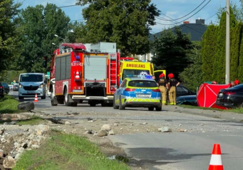 Kierujący BMW zjechał z drogi i uderzył w przepust. Zginął 38-latek