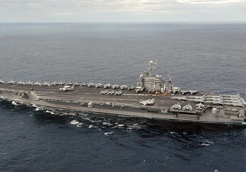 Na Bliski Wschód dotarł lotniskowiec USS George Washington
