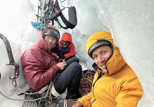 Bracia Pou i Micher Quito znów na Ranrapalca: nowa droga „Bonustrack” (WI7, M6, 6c, 1060 m)