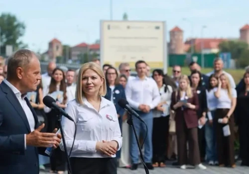 Kto mija się z prawdą? Tusk zapytany o metro w Krakowie. 