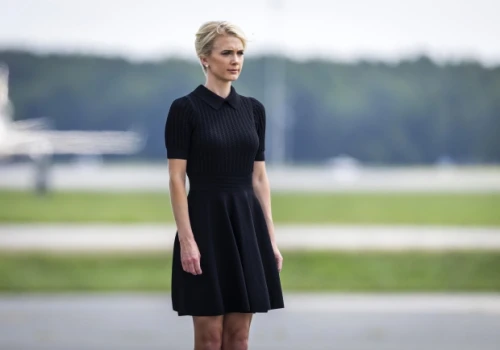 Media i politycy wytykają Trumpowi zażyłość z Natalie Harp. „Pora, by Natalie ułożyła cię do snu”