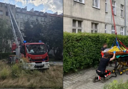 Pacjent za duży na drzwi. Strażacy musieli użyć lin i technik alpinistycznych