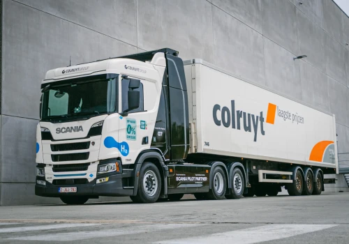 Bardzo długie ciągniki na marketowych testach – wodorowe Scanie w sieci Colruyt