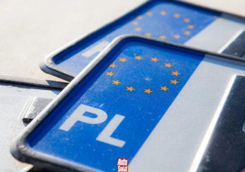 Ministerstwo odwróci tablice rejestracyjne. Po co ta zmiana?