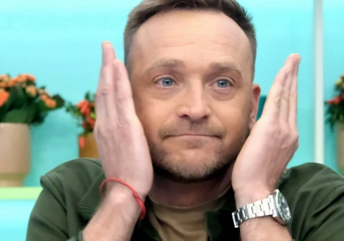 Awantura o obowiązkowe napiwki. Słowa Mateusza Gesslera rozgrzały bardziej niż sierpniowe upały