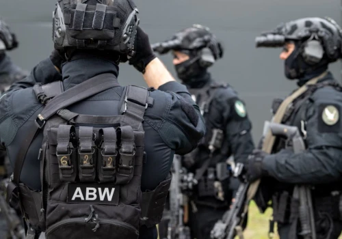 ABW zatrzymała w Warszawie 63-latka. Jest podejrzany o próbę zamachu na zlecenie rosyjskich służb