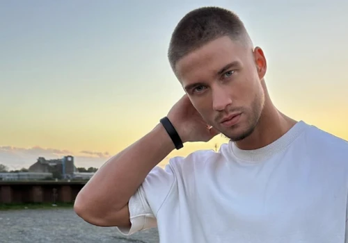 Łukasz Urbaniak z „Love Island” wraca do dzieciństwa. Tego o nim nie wiedzieliście
