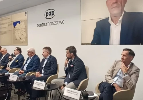 Szara strefa papierosów rośnie do 9,7 proc. Branża tytoniowa apeluje o zamrożenie akcyzy na 2027 rok i dialog. Minister finansów milczy