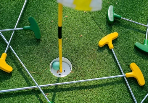 Legnica zyska nową atrakcję! 18-dołkowy Minigolf na dachu SkyHotel Gwarna