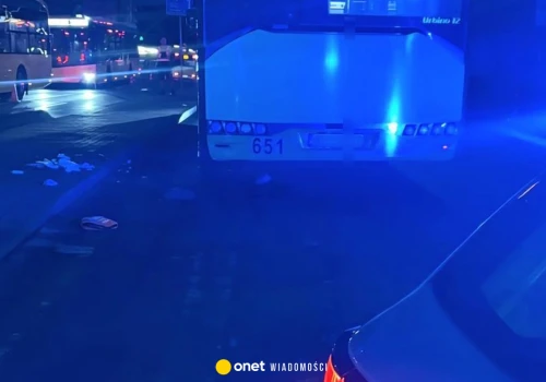 Śmiertelny wypadek na przejściu dla pieszych w Katowicach. Autobus potrącił mężczyznę