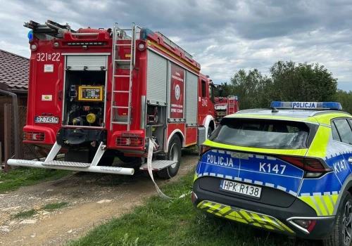 Pożar domu w Piątkowej. Ogień pojawił się na poddaszu