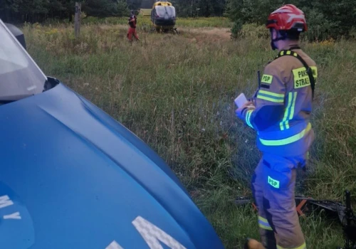 Groźny wypadek w naszym regionie. 12-latek jechał rowerem, trzymając się hulajnogi. Wylądował śmigłowiec LPR