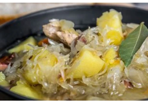 W piątki gotuję kapuśniak rybny. Smakuje nawet lepiej niż na żeberkach