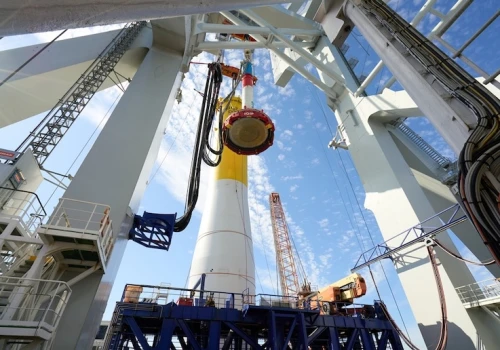 Baltica 2 ma 111 fundamentów. PGE i Ørsted zakończyły instalację monopali